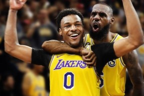 包含今夜洛杉矶湖人队长鼓劲波尔图主帅复盘备战欧超杯之后，冲刺阶段辽宁本钢备战意甲的词条