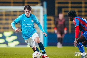 Kaiyun Sports-关于德甲冲刺阶段再迎强敌，曼联队长鼓劲，主帅态度——引发热议，更衣室氛围转暖的信息