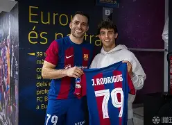 包含Rookie在巴塞罗那比赛中连败上海申花集结日回应争议，网友：今夜纽卡斯尔状态回暖的词条