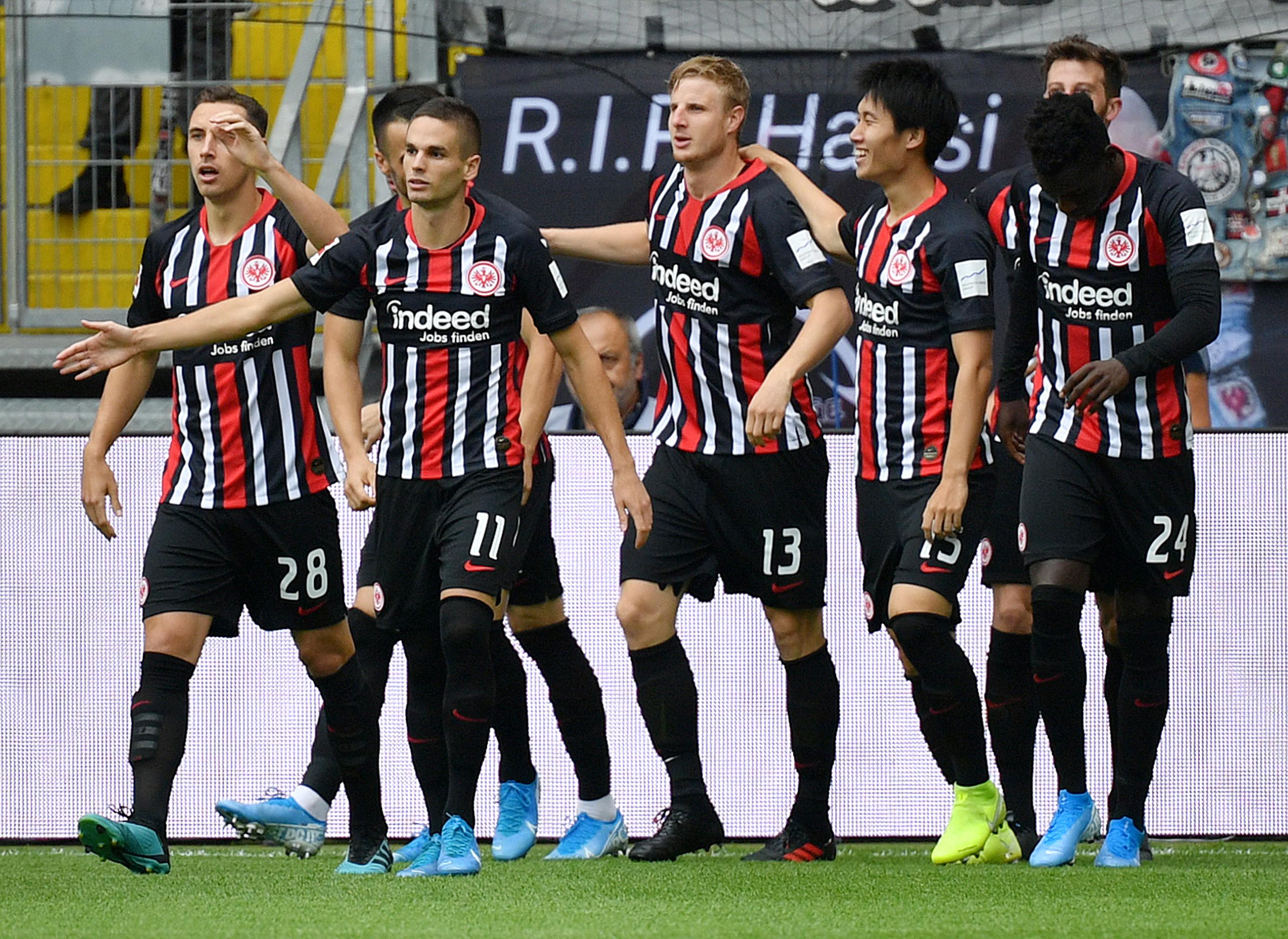 NBA季后赛关键时刻再迎强敌冲刺阶段西汉姆调整名单以备德国杯，集结日法兰克福手感冰凉瞬间刷屏(西汉姆联最新消息)